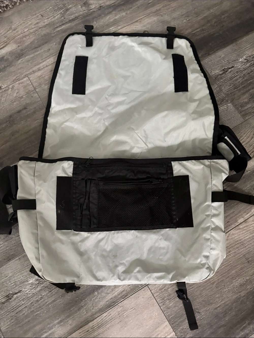 Specialized Light Grey Messenger Laptop Bag - Lightweight Men's Crossbody